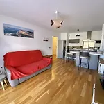 A Pour 2 Personnes Avec Terrasse Et Parking - Fr-1-474-38 Διαμέρισμα