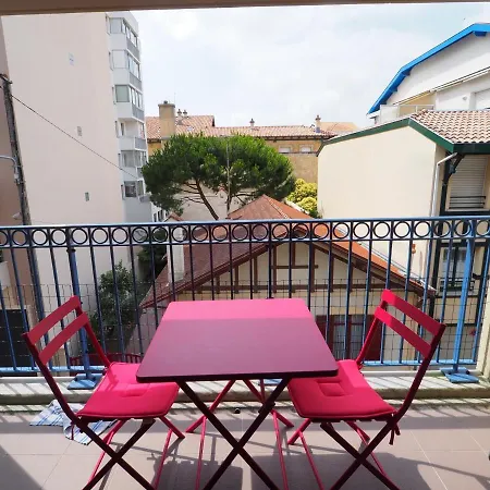 A Pour 2 Personnes Avec Terrasse Et Parking - Fr-1-474-38