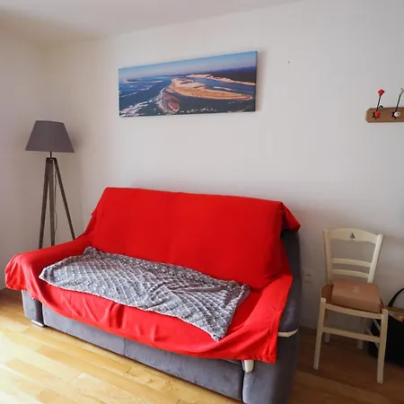 A Pour 2 Personnes Avec Terrasse Et Parking - Fr-1-474-38 アパート *