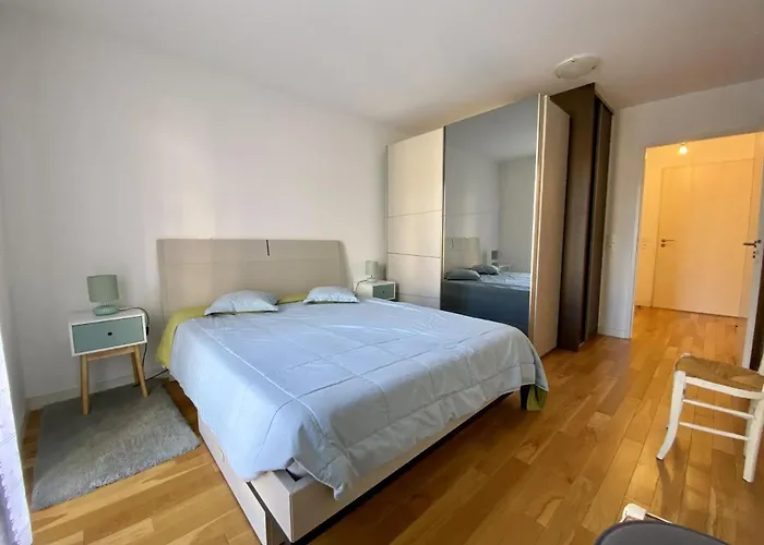 A Pour 2 Personnes Avec Terrasse Et Parking - Fr-1-474-38