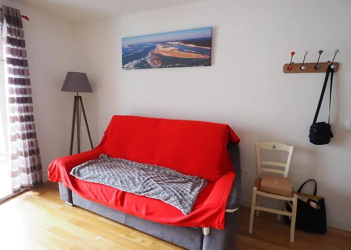 A Pour 2 Personnes Avec Terrasse Et Parking - Fr-1-474-38 Apartment *